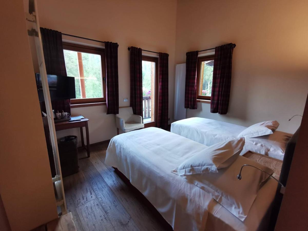 Chalet Eden Eco Hotel, Restaurant & Wellness Ла-Тюїль Екстер'єр фото