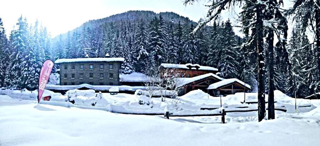 Chalet Eden Eco Hotel, Restaurant & Wellness Ла-Тюїль Екстер'єр фото