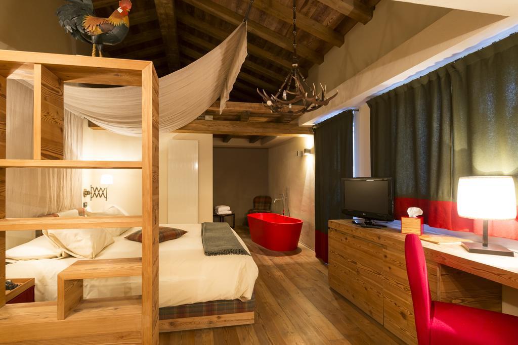 Chalet Eden Eco Hotel, Restaurant & Wellness Ла-Тюїль Екстер'єр фото