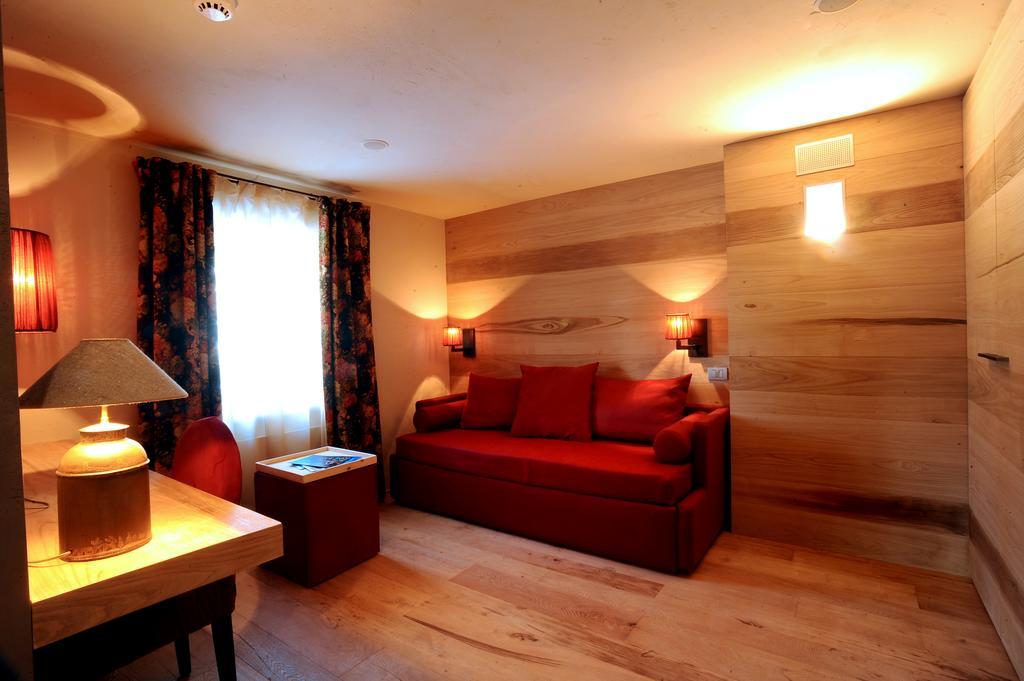 Chalet Eden Eco Hotel, Restaurant & Wellness Ла-Тюїль Екстер'єр фото