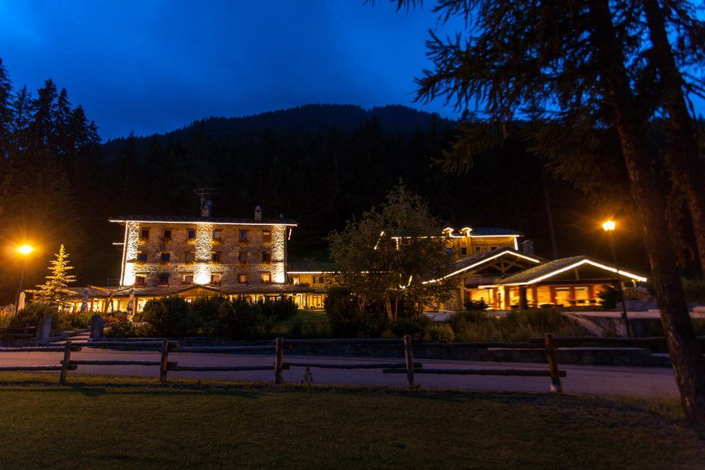 Chalet Eden Eco Hotel, Restaurant & Wellness Ла-Тюїль Екстер'єр фото