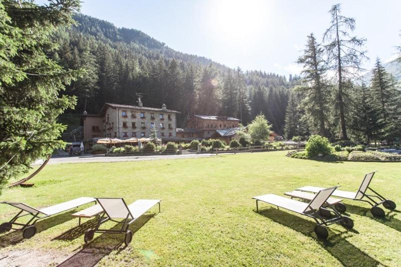 Chalet Eden Eco Hotel, Restaurant & Wellness Ла-Тюїль Екстер'єр фото